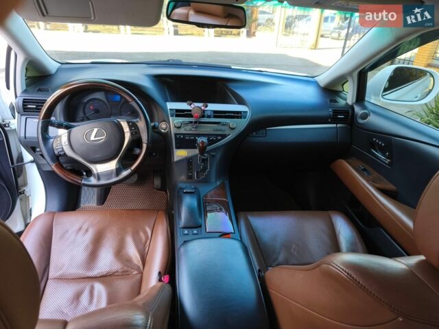 Белый Лексус РХ, объемом двигателя 3.46 л и пробегом 213 тыс. км за 18900 $, фото 6 на Automoto.ua