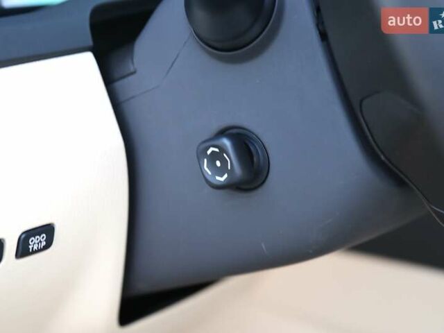 Белый Лексус РХ, объемом двигателя 3.46 л и пробегом 65 тыс. км за 23000 $, фото 28 на Automoto.ua