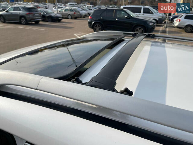 Білий Лексус РХ, об'ємом двигуна 3.46 л та пробігом 210 тис. км за 18900 $, фото 32 на Automoto.ua