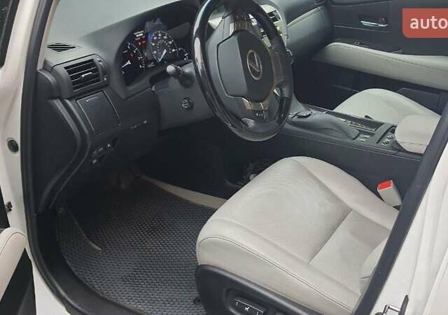 Белый Лексус РХ, объемом двигателя 3.46 л и пробегом 127 тыс. км за 17000 $, фото 7 на Automoto.ua