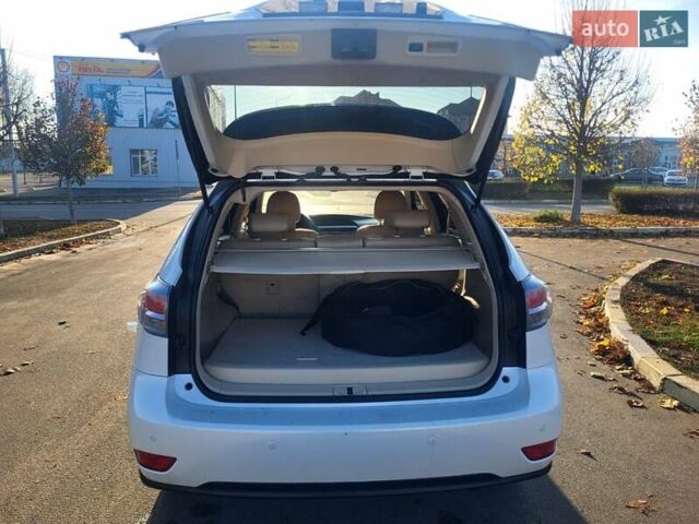 Белый Лексус РХ, объемом двигателя 3.5 л и пробегом 237 тыс. км за 21999 $, фото 16 на Automoto.ua