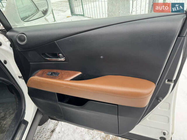 Белый Лексус РХ, объемом двигателя 3.46 л и пробегом 225 тыс. км за 18990 $, фото 31 на Automoto.ua