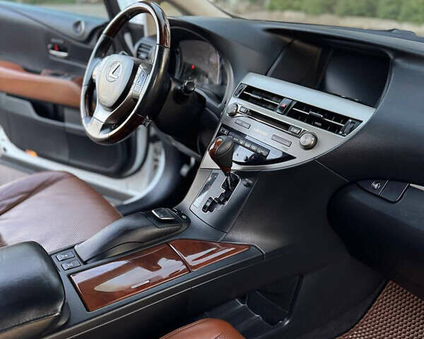 Белый Лексус РХ, объемом двигателя 3.46 л и пробегом 168 тыс. км за 22000 $, фото 9 на Automoto.ua