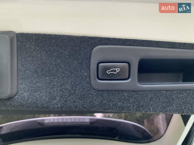 Белый Лексус РХ, объемом двигателя 3.46 л и пробегом 77 тыс. км за 27000 $, фото 13 на Automoto.ua