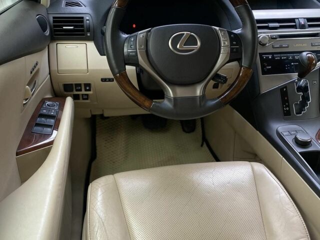 Белый Лексус РХ, объемом двигателя 3.5 л и пробегом 176 тыс. км за 18000 $, фото 6 на Automoto.ua