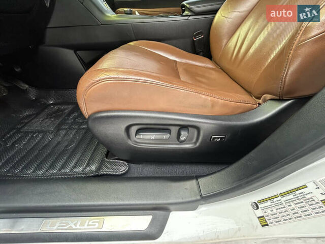 Белый Лексус РХ, объемом двигателя 3.46 л и пробегом 247 тыс. км за 23700 $, фото 28 на Automoto.ua