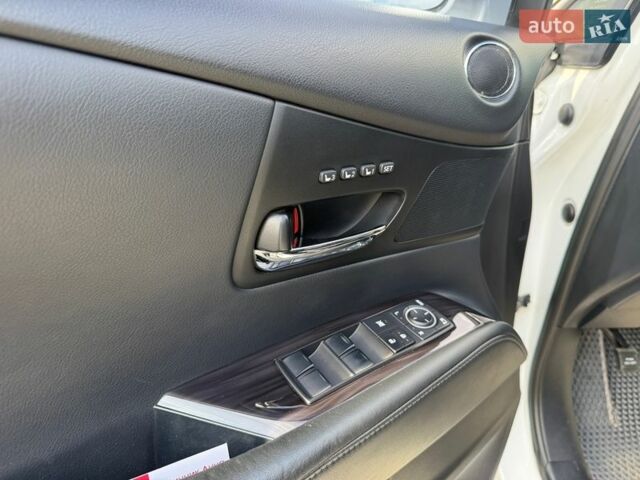 Белый Лексус РХ, объемом двигателя 2.67 л и пробегом 159 тыс. км за 23200 $, фото 35 на Automoto.ua