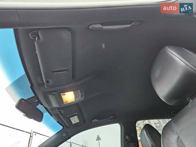 Белый Лексус РХ, объемом двигателя 3.5 л и пробегом 164 тыс. км за 10500 $, фото 14 на Automoto.ua