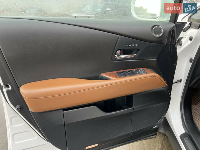 Белый Лексус РХ, объемом двигателя 3.46 л и пробегом 114 тыс. км за 25100 $, фото 9 на Automoto.ua