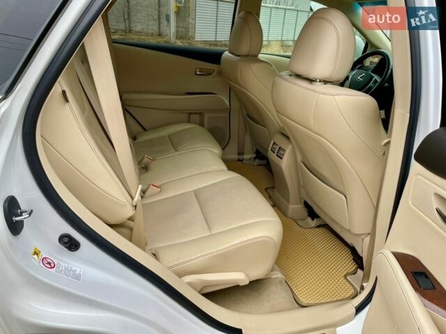 Белый Лексус РХ, объемом двигателя 3.46 л и пробегом 209 тыс. км за 17000 $, фото 9 на Automoto.ua