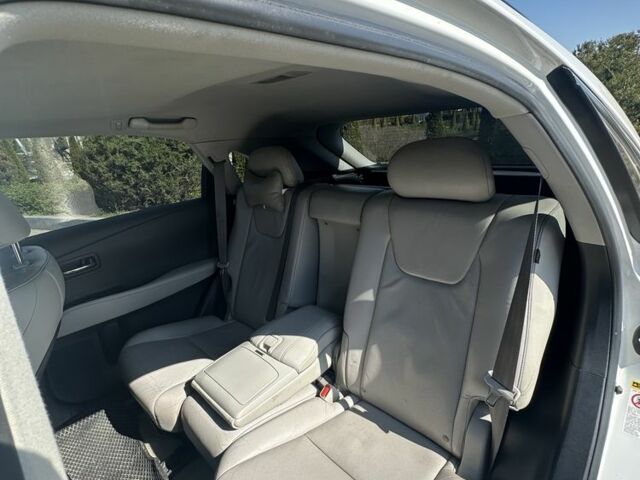 Белый Лексус РХ, объемом двигателя 3.5 л и пробегом 155 тыс. км за 18500 $, фото 6 на Automoto.ua