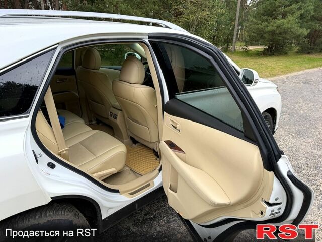 Белый Лексус РХ, объемом двигателя 3.5 л и пробегом 203 тыс. км за 17950 $, фото 7 на Automoto.ua
