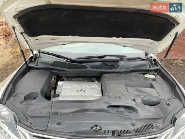 Белый Лексус РХ, объемом двигателя 3.46 л и пробегом 209 тыс. км за 17000 $, фото 22 на Automoto.ua