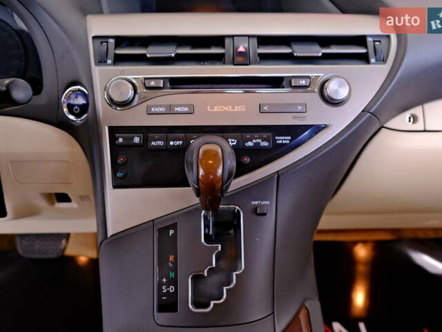 Белый Лексус РХ, объемом двигателя 3.46 л и пробегом 135 тыс. км за 21900 $, фото 27 на Automoto.ua