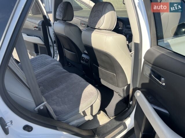 Белый Лексус РХ, объемом двигателя 3.46 л и пробегом 119 тыс. км за 18700 $, фото 16 на Automoto.ua