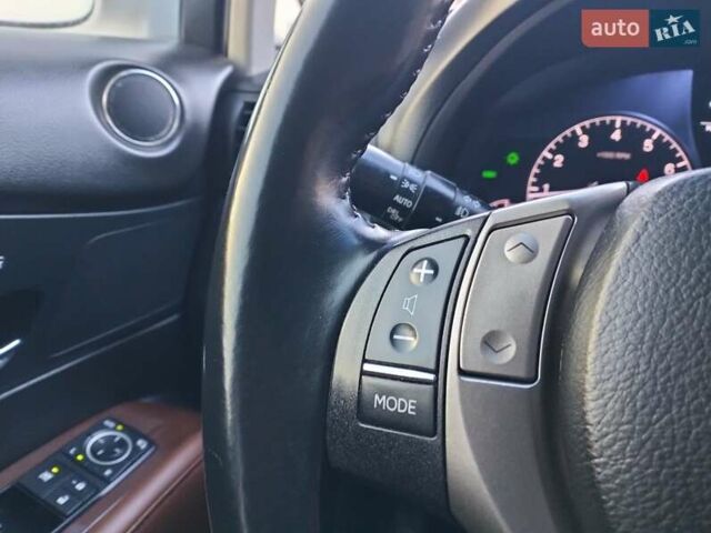 Белый Лексус РХ, объемом двигателя 3.5 л и пробегом 171 тыс. км за 23500 $, фото 10 на Automoto.ua