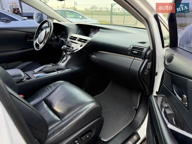 Белый Лексус РХ, объемом двигателя 2.67 л и пробегом 159 тыс. км за 23200 $, фото 8 на Automoto.ua