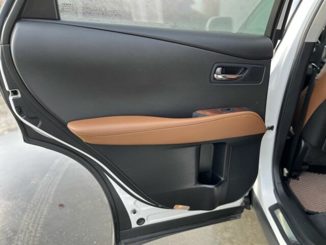 Білий Лексус РХ, об'ємом двигуна 3.5 л та пробігом 114 тис. км за 25100 $, фото 19 на Automoto.ua