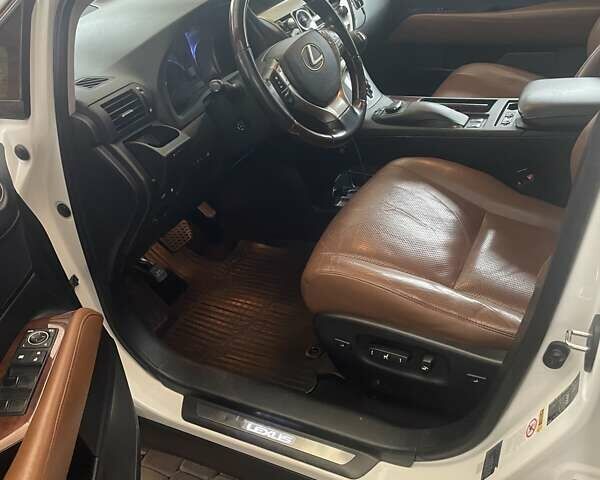 Белый Лексус РХ, объемом двигателя 3.46 л и пробегом 156 тыс. км за 24800 $, фото 3 на Automoto.ua