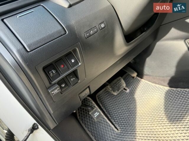 Белый Лексус РХ, объемом двигателя 2.67 л и пробегом 159 тыс. км за 23200 $, фото 36 на Automoto.ua