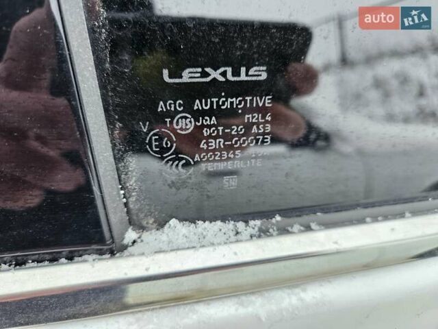 Белый Лексус РХ, объемом двигателя 3.5 л и пробегом 164 тыс. км за 10500 $, фото 42 на Automoto.ua