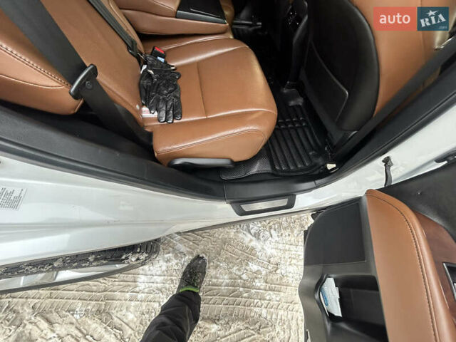 Белый Лексус РХ, объемом двигателя 3.46 л и пробегом 247 тыс. км за 23700 $, фото 34 на Automoto.ua