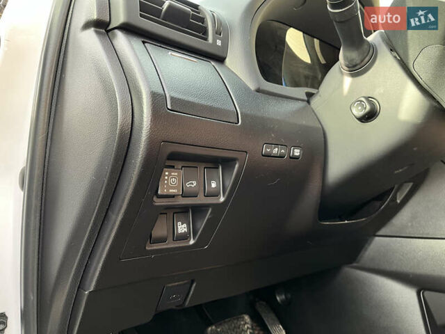 Белый Лексус РХ, объемом двигателя 3.46 л и пробегом 114 тыс. км за 25100 $, фото 10 на Automoto.ua