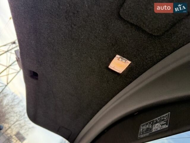 Белый Лексус РХ, объемом двигателя 2.67 л и пробегом 159 тыс. км за 23200 $, фото 30 на Automoto.ua