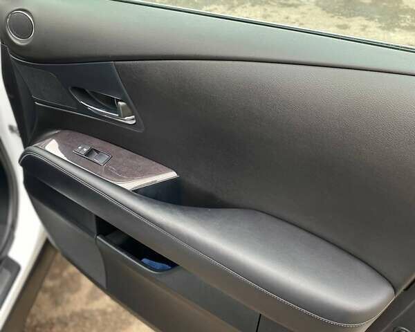 Білий Лексус РХ, об'ємом двигуна 3.46 л та пробігом 225 тис. км за 21700 $, фото 35 на Automoto.ua