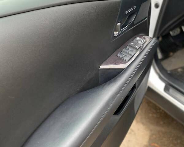 Білий Лексус РХ, об'ємом двигуна 3.46 л та пробігом 225 тис. км за 22199 $, фото 32 на Automoto.ua