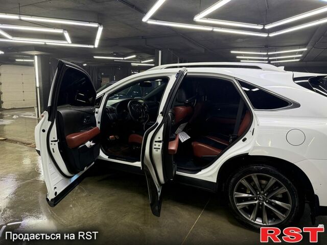 Белый Лексус РХ, объемом двигателя 3.5 л и пробегом 182 тыс. км за 25000 $, фото 10 на Automoto.ua