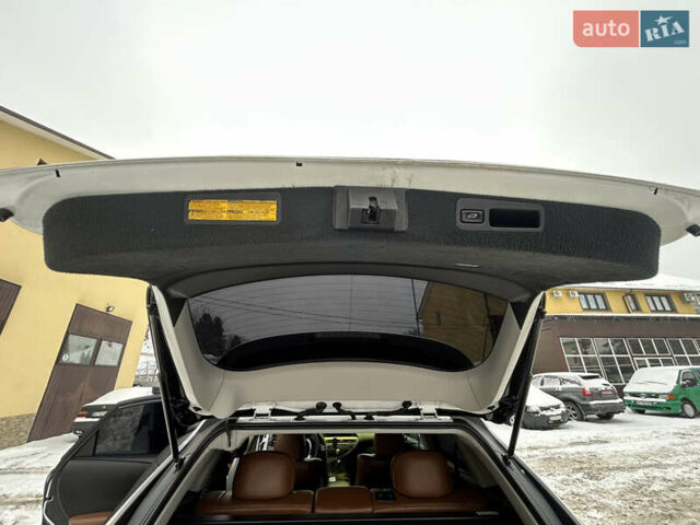 Белый Лексус РХ, объемом двигателя 3.46 л и пробегом 247 тыс. км за 23700 $, фото 30 на Automoto.ua