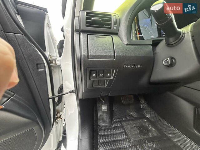 Белый Лексус РХ, объемом двигателя 3.46 л и пробегом 247 тыс. км за 23700 $, фото 49 на Automoto.ua