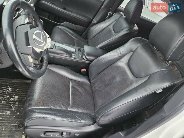 Белый Лексус РХ, объемом двигателя 3.5 л и пробегом 164 тыс. км за 10500 $, фото 13 на Automoto.ua