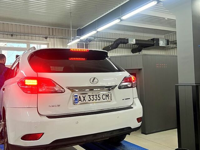 Белый Лексус РХ, объемом двигателя 3.5 л и пробегом 235 тыс. км за 22500 $, фото 5 на Automoto.ua