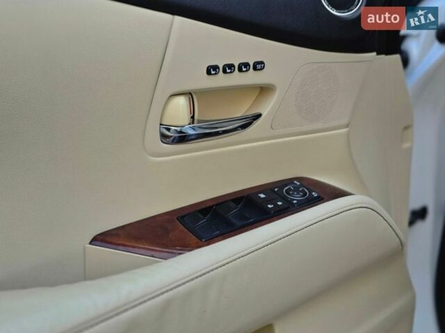 Білий Лексус РХ, об'ємом двигуна 3.46 л та пробігом 131 тис. км за 20500 $, фото 18 на Automoto.ua