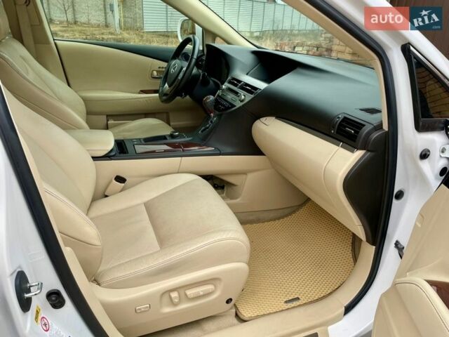 Белый Лексус РХ, объемом двигателя 3.46 л и пробегом 209 тыс. км за 17000 $, фото 7 на Automoto.ua