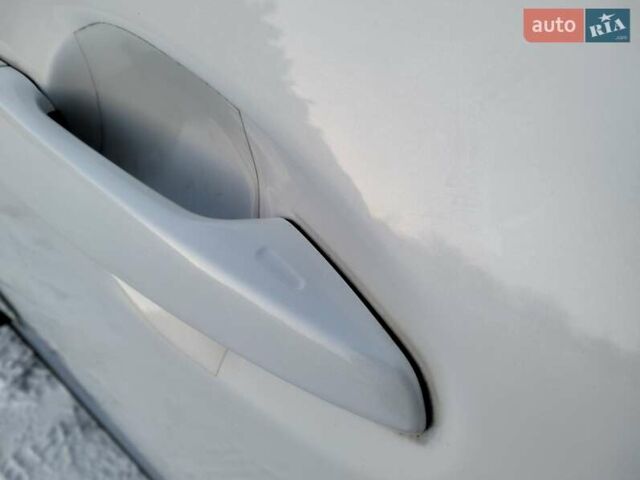 Белый Лексус РХ, объемом двигателя 3.5 л и пробегом 171 тыс. км за 23500 $, фото 15 на Automoto.ua