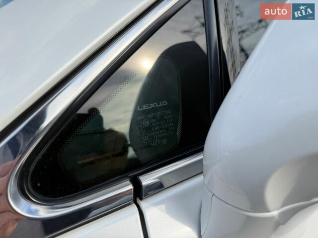 Білий Лексус РХ, об'ємом двигуна 2.67 л та пробігом 159 тис. км за 20999 $, фото 46 на Automoto.ua