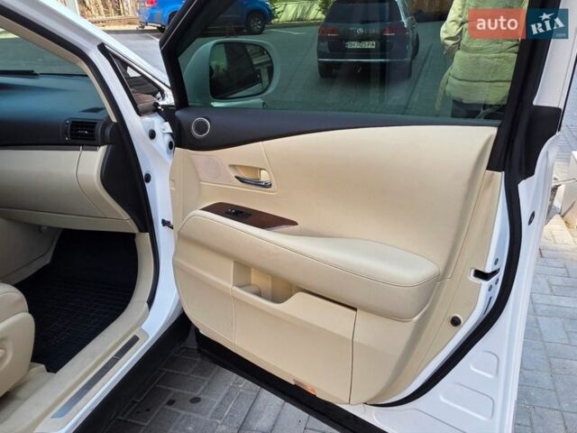 Білий Лексус РХ, об'ємом двигуна 3.46 л та пробігом 131 тис. км за 20500 $, фото 17 на Automoto.ua