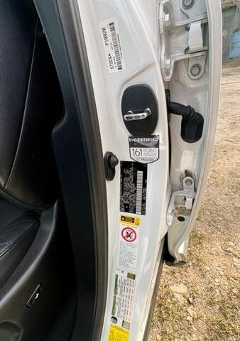 Белый Лексус РХ, объемом двигателя 3.5 л и пробегом 240 тыс. км за 24700 $, фото 25 на Automoto.ua