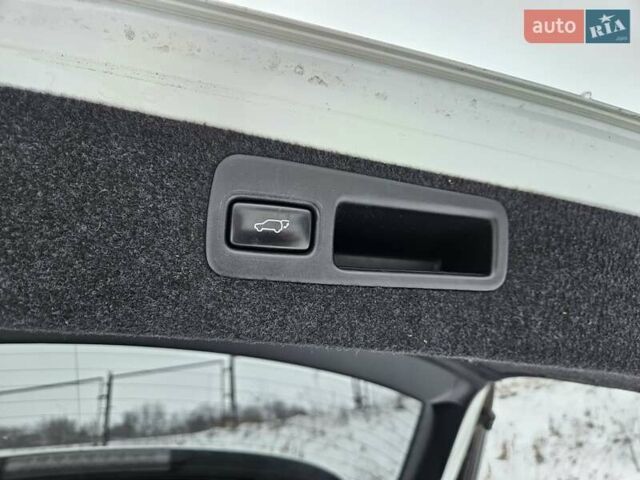 Белый Лексус РХ, объемом двигателя 3.5 л и пробегом 164 тыс. км за 10500 $, фото 23 на Automoto.ua