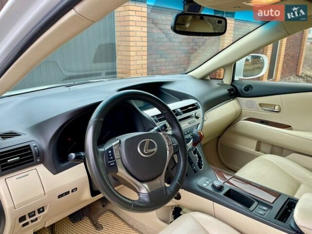 Белый Лексус РХ, объемом двигателя 3.46 л и пробегом 209 тыс. км за 17000 $, фото 6 на Automoto.ua