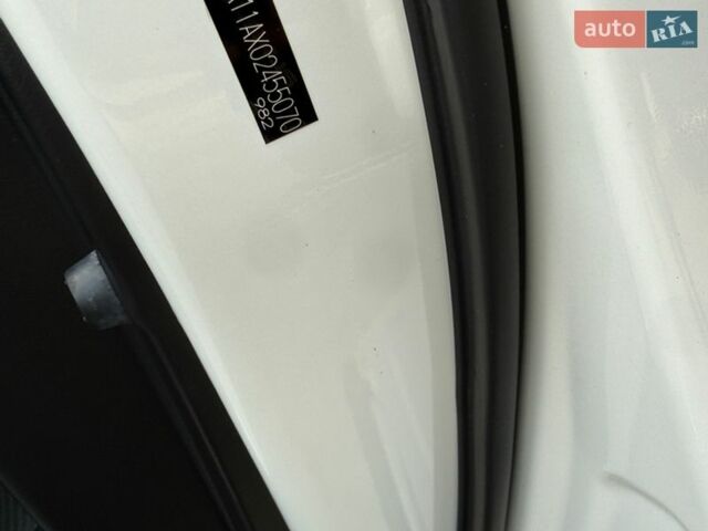 Белый Лексус РХ, объемом двигателя 2.67 л и пробегом 159 тыс. км за 23200 $, фото 49 на Automoto.ua