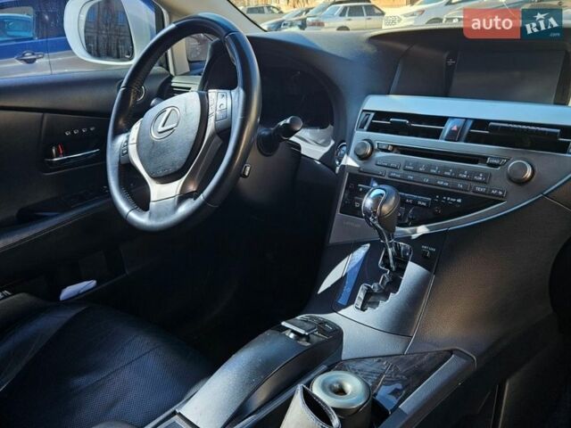 Белый Лексус РХ, объемом двигателя 2.67 л и пробегом 112 тыс. км за 22500 $, фото 8 на Automoto.ua