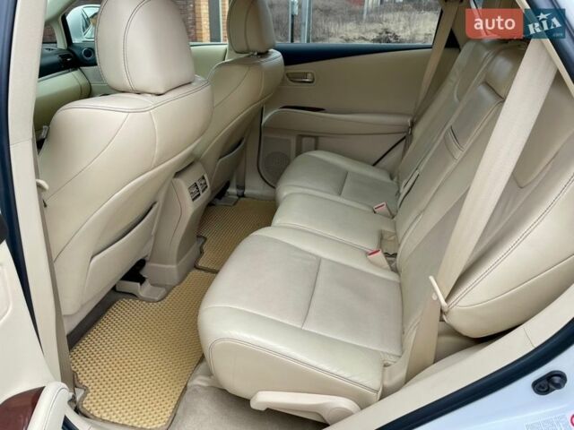 Белый Лексус РХ, объемом двигателя 3.46 л и пробегом 209 тыс. км за 17000 $, фото 8 на Automoto.ua