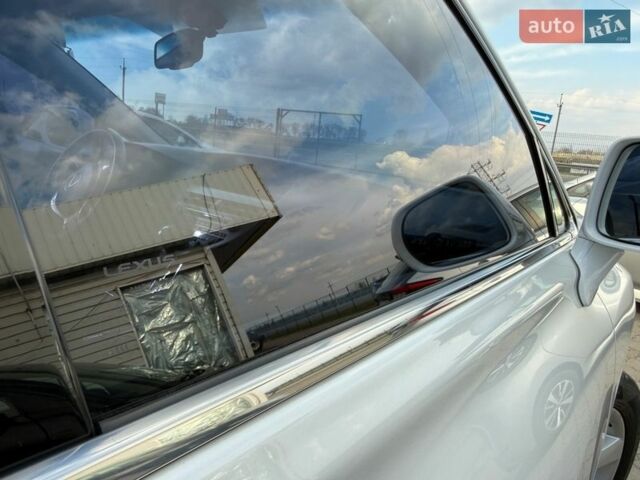 Белый Лексус РХ, объемом двигателя 2.67 л и пробегом 159 тыс. км за 23200 $, фото 40 на Automoto.ua