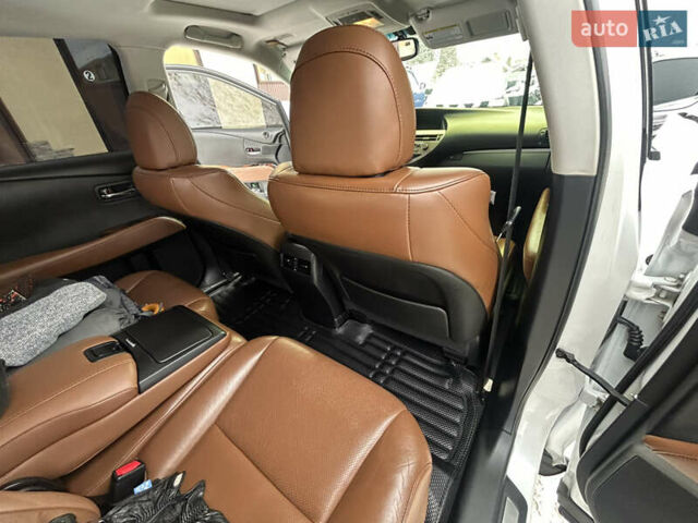 Белый Лексус РХ, объемом двигателя 3.46 л и пробегом 247 тыс. км за 23700 $, фото 33 на Automoto.ua