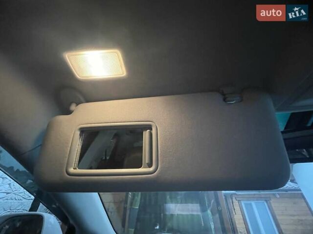 Белый Лексус РХ, объемом двигателя 3.46 л и пробегом 156 тыс. км за 24800 $, фото 27 на Automoto.ua