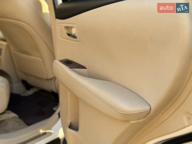 Белый Лексус РХ, объемом двигателя 3.46 л и пробегом 168 тыс. км за 23999 $, фото 31 на Automoto.ua